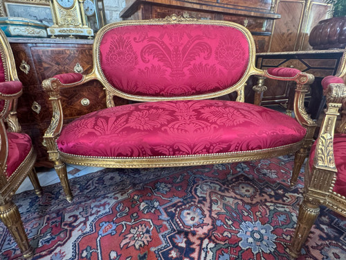 ENSEMBLE DE SALON EN BOIS DORE LOUIS XVI