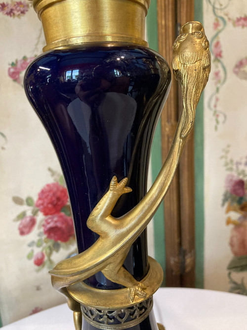 COPPIA DI LAMPADE IN PORCELLANA XIX secolo