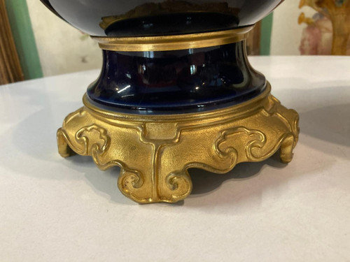 COPPIA DI LAMPADE IN PORCELLANA XIX secolo
