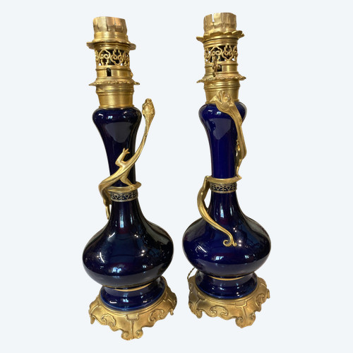 COPPIA DI LAMPADE IN PORCELLANA XIX secolo