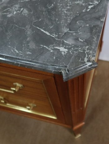  Cassettone in mogano, stile Luigi XVI - 2a metà del 19° secolo
