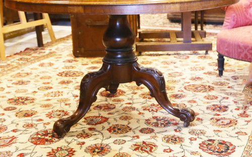 Oval table in marquetry and varnished wood 