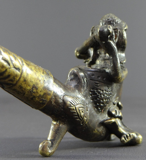 Burma, 1920s/1930s, Pipe En Bronze Et Laiton Ornée d'Un Nat.