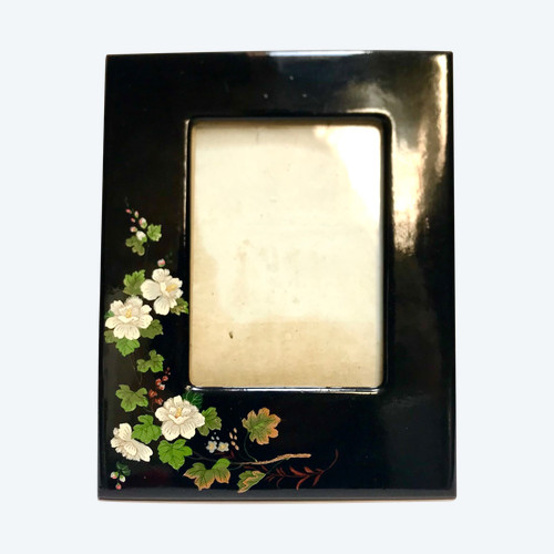 Photo frame in lacquered boiled cardboard with Japanese decor