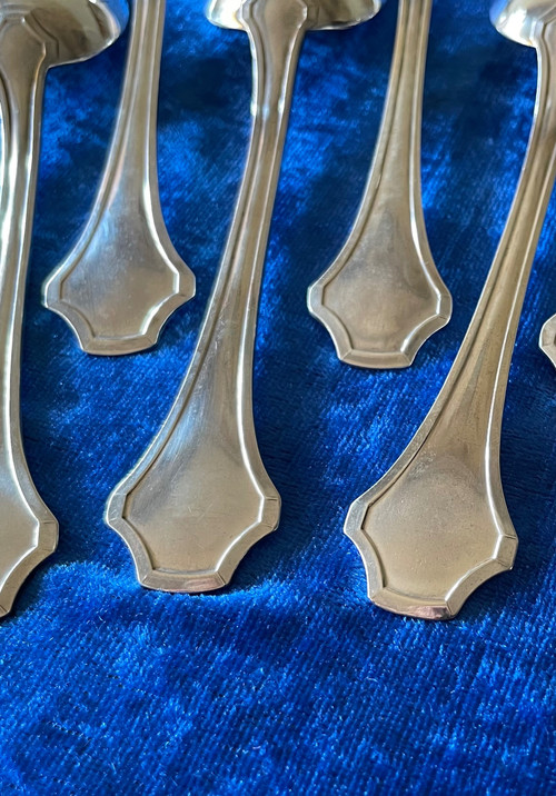 6 dessert sets.