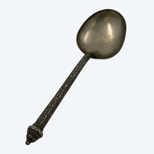Silver spoon China with foliage decoration late 19th century