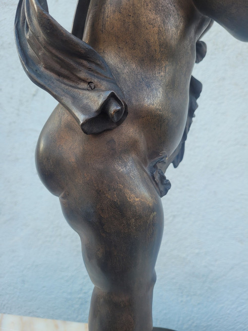 Bronzo di putto alato in piedi, fine XIX secolo inizio XX secolo