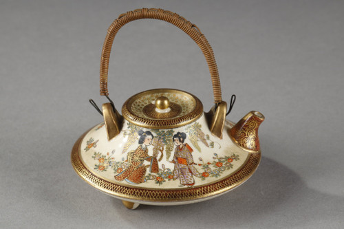 Kyo Satsuma teapot and perfume burner by Kinkozan Kyoto