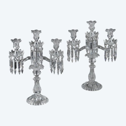 Paar Baccarat-Kerzenleuchter mit drei Lichtarmen