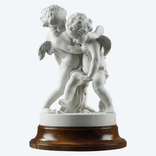 Biscuit "Deux Amours se disputant un coeur" after Falconet (1716-1791)