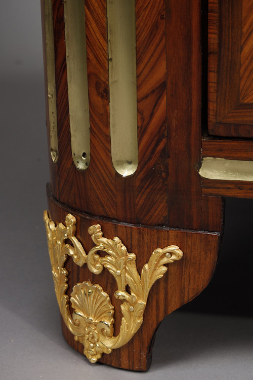 Commode Regence estampillée P M  attribuée à Pierre Moulin