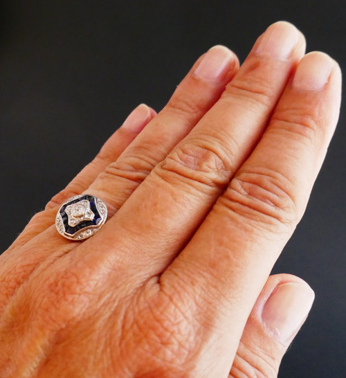 Art Deco Ring Diamanten Und Kalibrierte Saphire.
