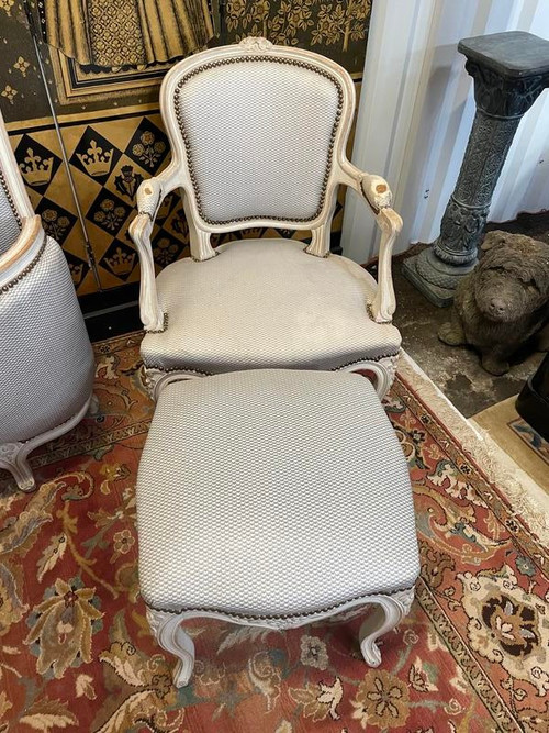 Letto a cesto in stile Luigi XV e poltrona Luigi XV dipinta