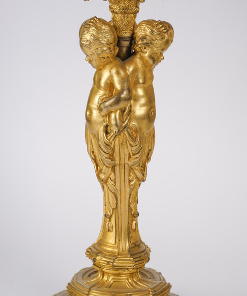 Coppia di lampadari in bronzo dorato in stile Luigi XVI, fine XIX secolo