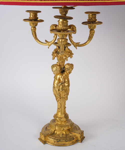 Coppia di lampadari in bronzo dorato in stile Luigi XVI, fine XIX secolo