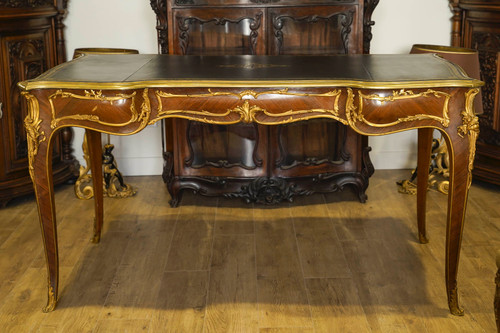 Una scrivania piatta in stile Luigi XV, 1880 circa