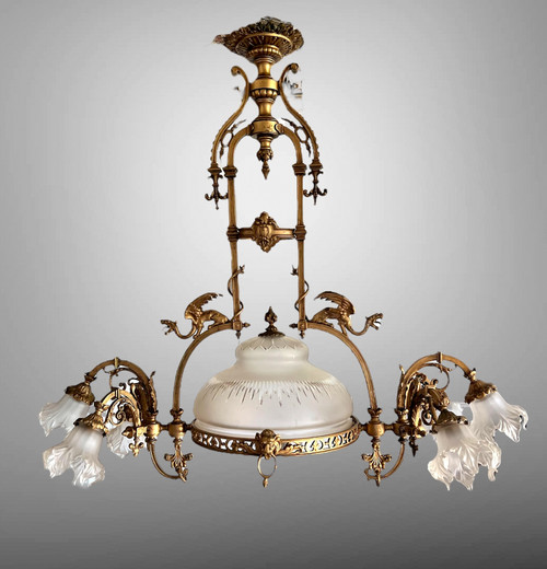 GRAND LUSTRE A 8 LUMIÈRES EN BRONZE A DÉCOR DE DRAGONS AVEC VERRERIE D ORIGINE
