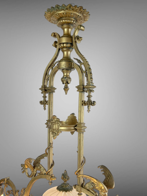 GRAND LUSTRE A 8 LUMIÈRES EN BRONZE A DÉCOR DE DRAGONS AVEC VERRERIE D ORIGINE
