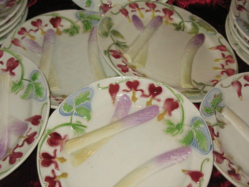 17-piece asparagus set in Saint Clément barbotine with floral decoration, Art Nouveau period