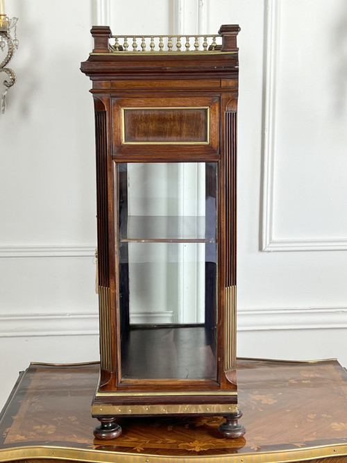 SMALL NAPOLEON III PERIOD DISPLAY CABINET IN MAHOGANY DECORATED WITH BRASS / ORIGINAL GLASS