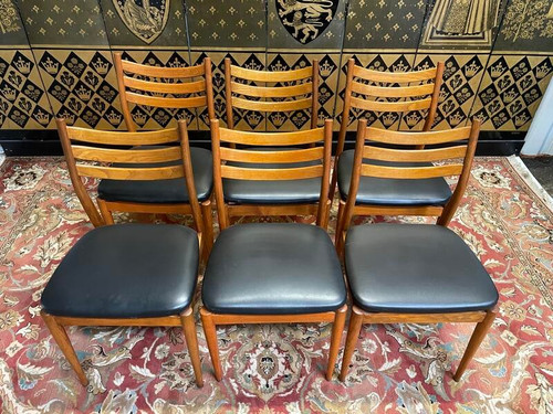 Set of 6 Scandinavian oak chairs