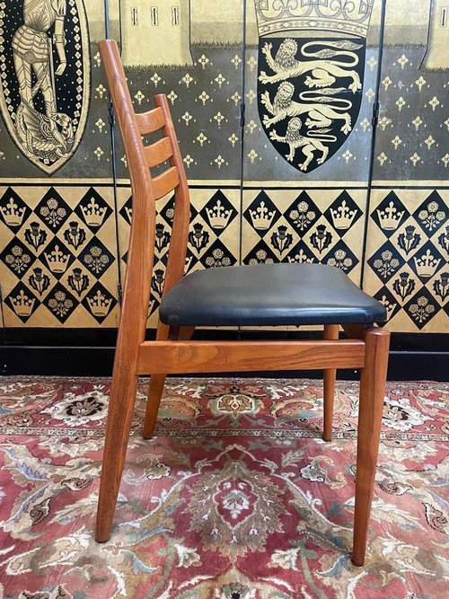 Set of 6 Scandinavian oak chairs