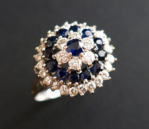 Anello vintage con zaffiro e diamante.
