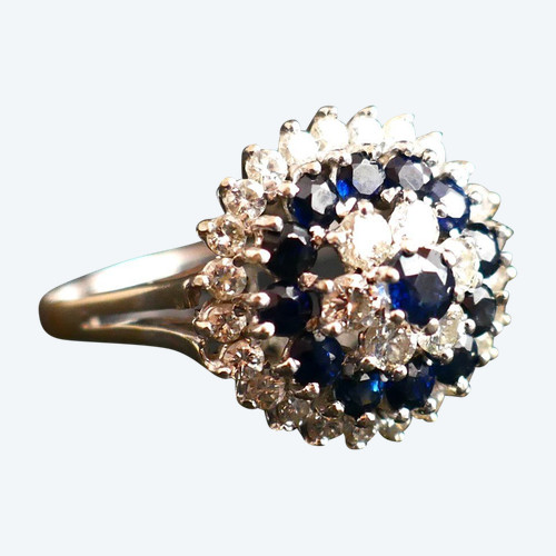 Anello vintage con zaffiro e diamante.