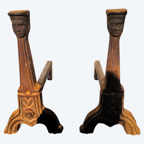 Coppia di candelabri in stile gotico