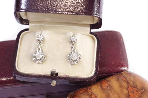 Orecchini antichi con diamanti Dormeuses 0,20 carati in platino e oro bianco 18 ct.