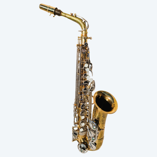 Sakura saxophone with case