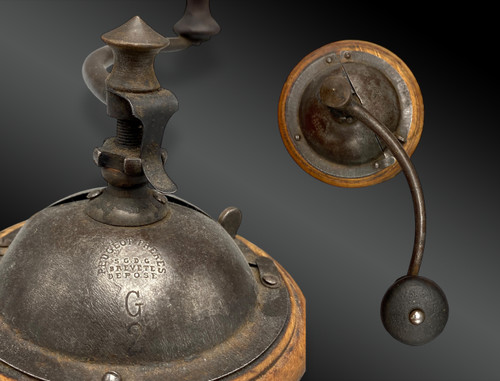Kaffeemühle Peugeot Frères Modell G2 Frankreich XX.