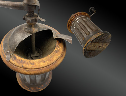 Kaffeemühle Peugeot Frères Modell G2 Frankreich XX.