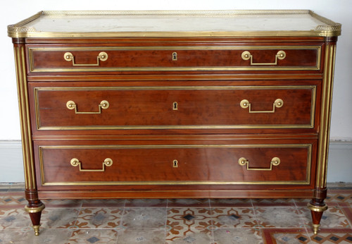 Cassettone da ufficiale del Direttorio Luigi XVI in mogano maculato in stile Molitor fine XVIII secolo