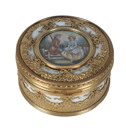 Porcelain and pompom jewelry box, late 19th century