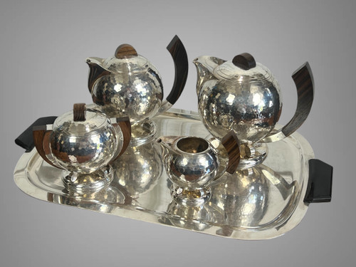 JEAN DEPRÉS ( 1889-1980 ) / HAMMERED SILVER-PLATED TEA AND COFFEE SET