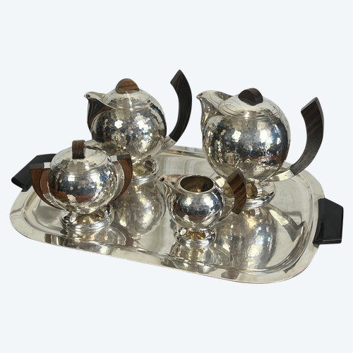 JEAN DEPRÉS ( 1889-1980 ) / HAMMERED SILVER-PLATED TEA AND COFFEE SET