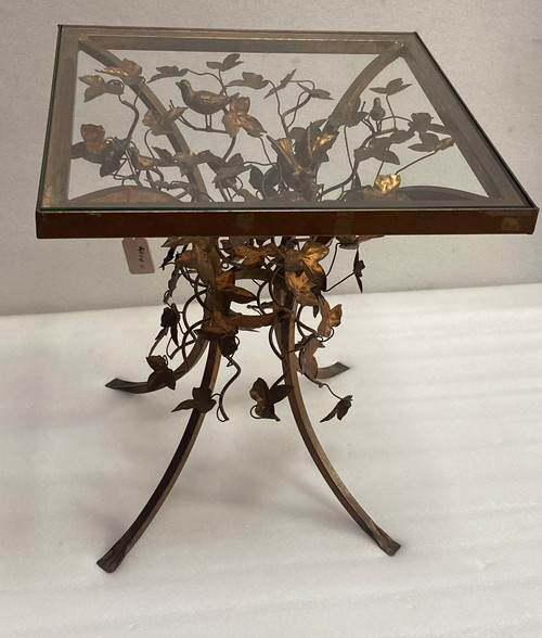 1970′ Guéridon En Fer Patiné Decor Végétal Aux Oiseaux 525 X 525 cm Hauteur : 60 cm
