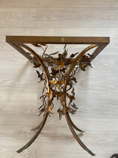 1970′ Guéridon En Fer Patiné Decor Végétal Aux Oiseaux 525 X 525 cm Hauteur : 60 cm