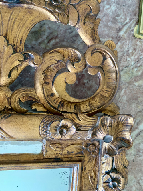 Miroir à parecloses bois doré 
