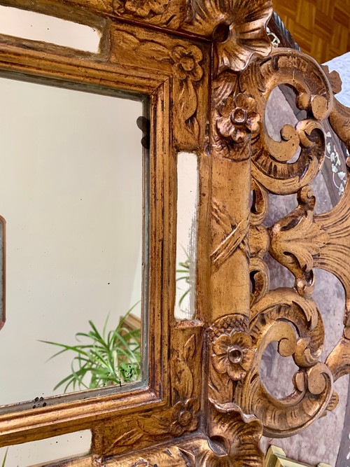 Miroir à parecloses bois doré 