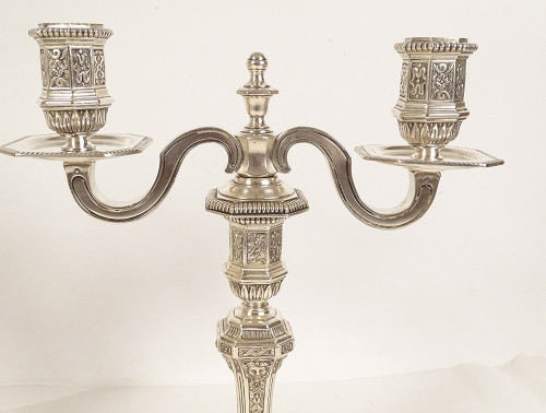 Coppia di candelabri a 2 luci Luigi XIV Christofle Dupérier Metallo argentato XX secolo