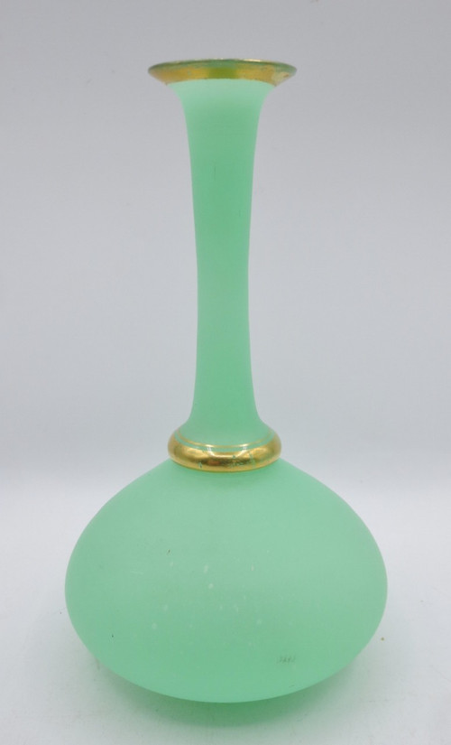 Flacon en opaline, XIXe siècle.  