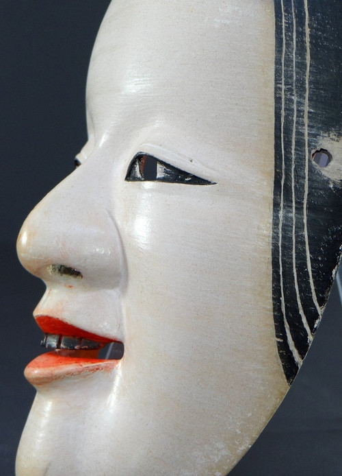 Japon, Début Du XXème Siècle, Masque De Théâtre Du Noh Personnage Ko-omote En Bois Polychrome. 