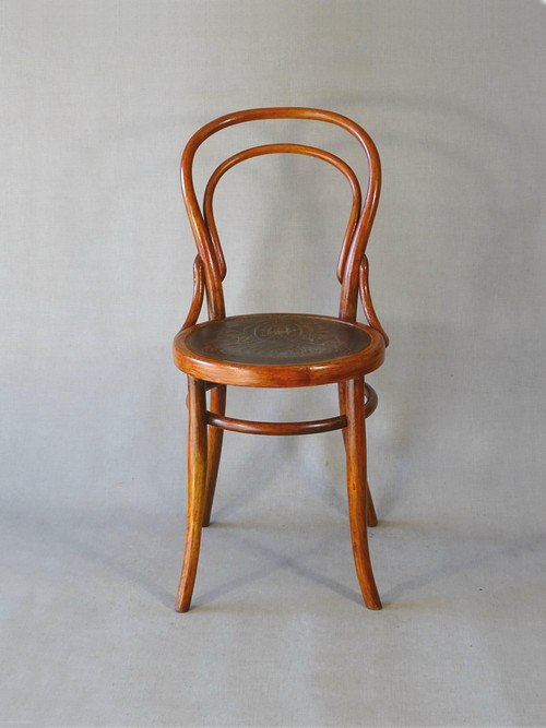 Chaise bistrot bois-courbé vers 1900 assise Art nouveau, no Thonet.