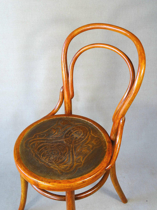 Chaise bistrot bois-courbé vers 1900 assise Art nouveau, no Thonet.