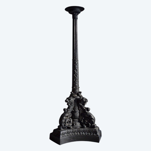 Grande lampada da terra in ghisa