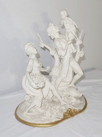  Groupe en Biscuit de Capodimonte, signé C. Villari – XXe 