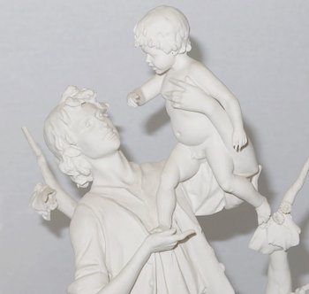  Groupe en Biscuit de Capodimonte, signé C. Villari – XXe 