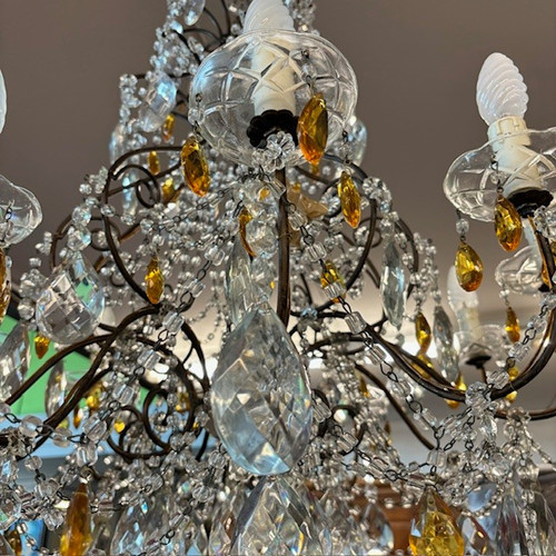 Magnifique et ancien lustre à 10 lumières en cristal Lustre . Diamètre 70 cm